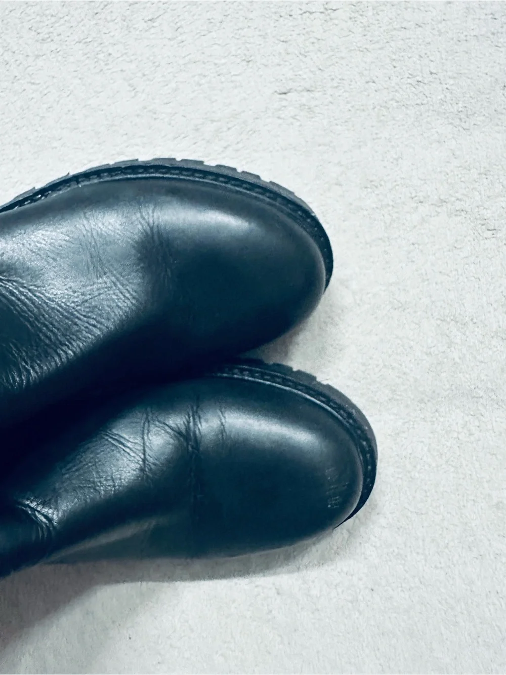 Women’s Boots Size 6 Black - Very Comfortable